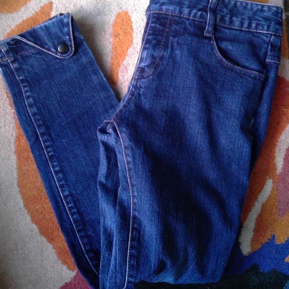 Silence & noise size 25 ankle cropped jeans